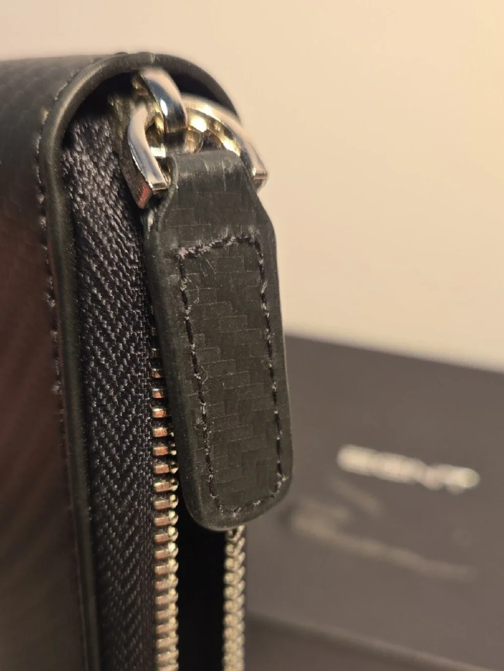 Black Carbon-Texture Money Clip Wallet